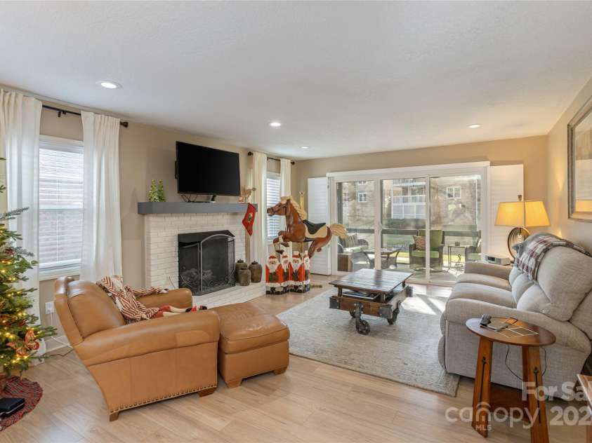 308 Somerton Court, Hendersonville, NC 28791.  MLS# CAR4208333, YatesRealty ID 532. 