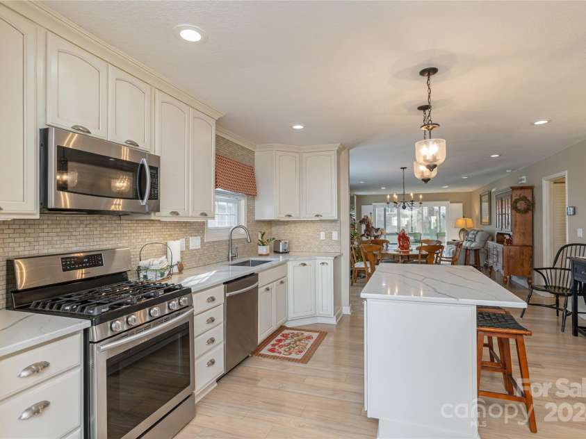 308 Somerton Court, Hendersonville, NC 28791.  MLS# CAR4208333, YatesRealty ID 532. 