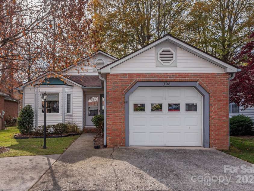 308 Somerton Court, Hendersonville, NC 28791.  MLS# CAR4321926, YatesRealty ID 532. One car garage