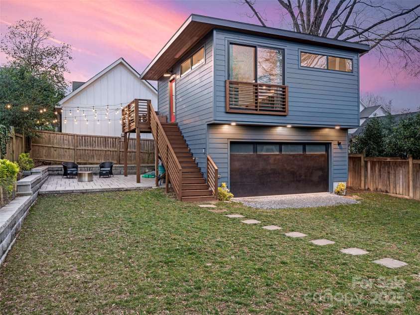 1921 Union Street, Charlotte, NC 28205.  MLS# CAR4222897, YatesRealty ID 5320. Home has 2 car garage + apartment
