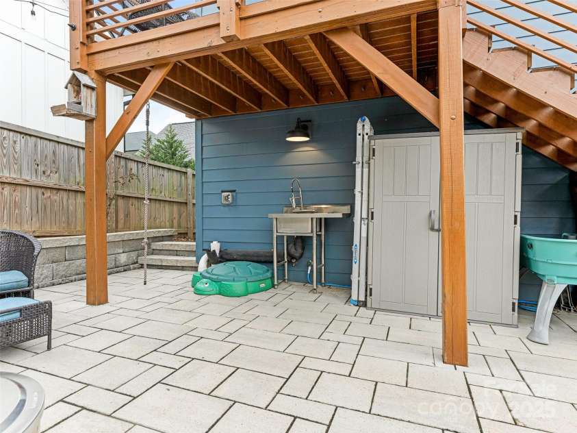 1921 Union Street, Charlotte, NC 28205.  MLS# CAR4222897, YatesRealty ID 5320. Outdoor patio with sink