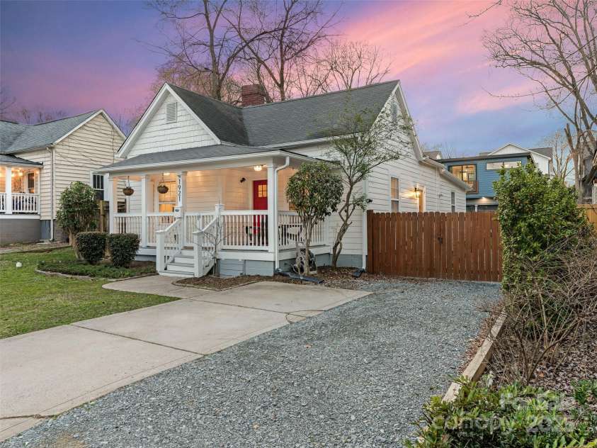 1921 Union Street, Charlotte, NC 28205.  MLS# CAR4222897, YatesRealty ID 5320. Welcome Home : Villa Heights