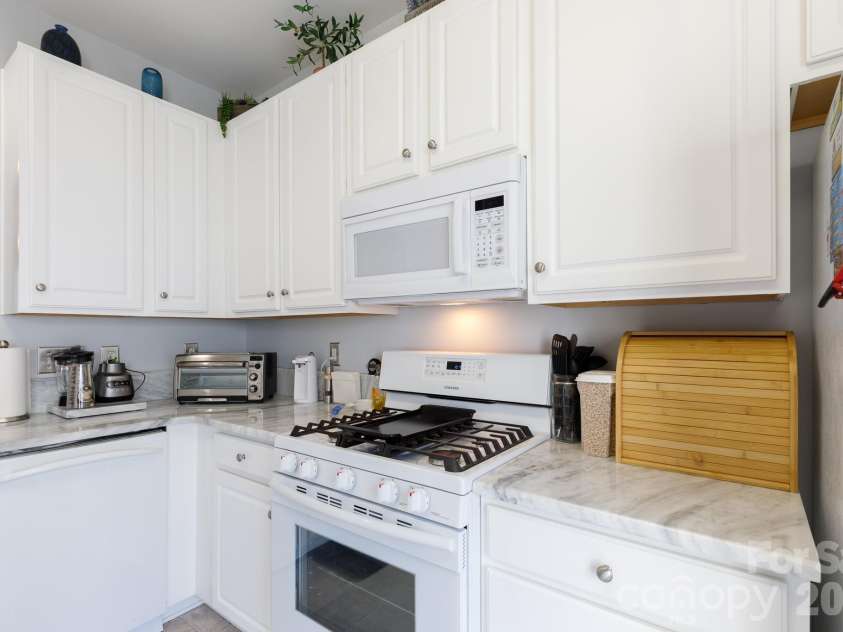 889 Lacebark Drive, Rock Hill, SC 29732.  MLS# CAR4357332, YatesRealty ID 5320. 