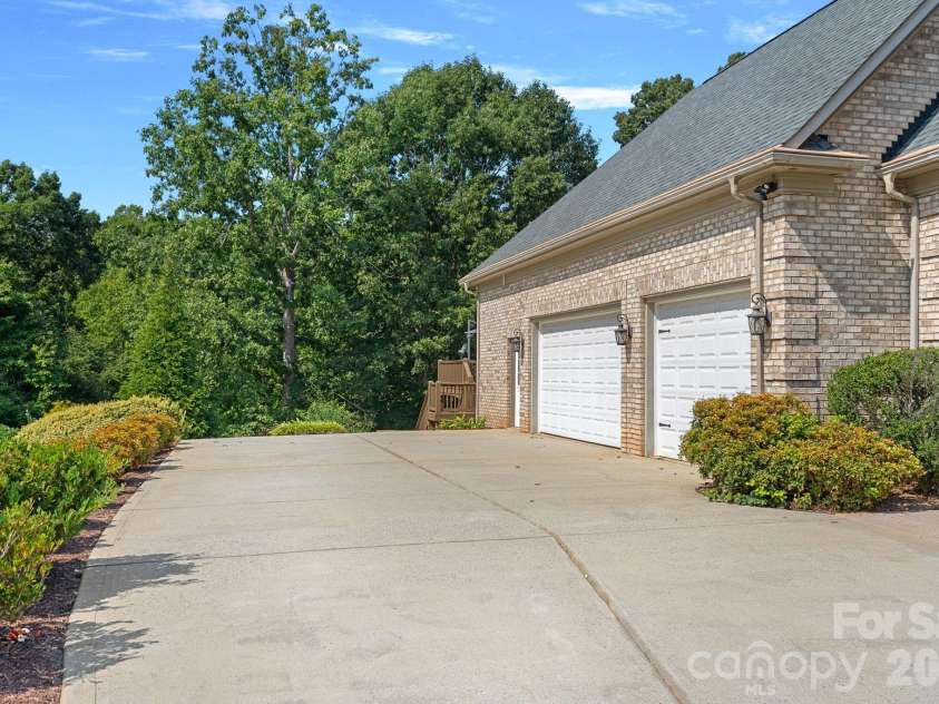 1801 Withers Drive, Denver, NC 28037.  MLS# CAR4426086, YatesRealty ID 53200. 