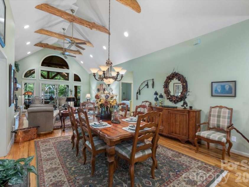 21 Crescent Trail, Highlands, NC 28741.  MLS# CAR4428345, YatesRealty ID 53202. 