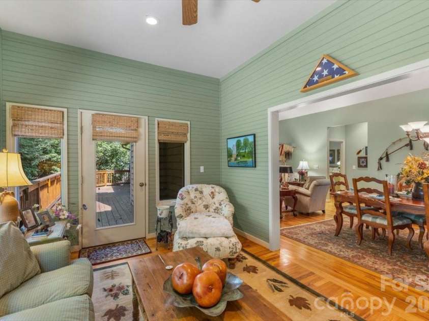 21 Crescent Trail, Highlands, NC 28741.  MLS# CAR4428345, YatesRealty ID 53202. 