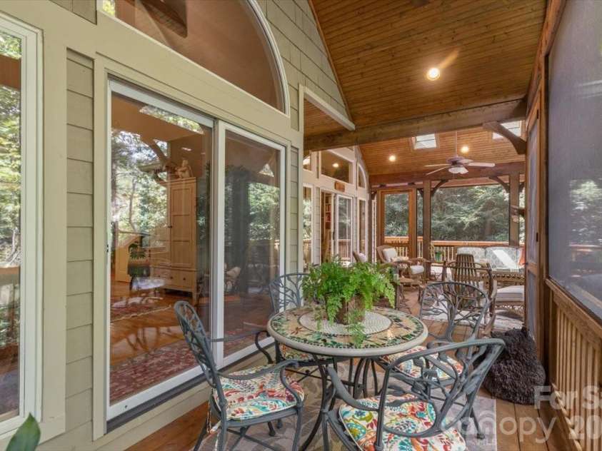 21 Crescent Trail, Highlands, NC 28741.  MLS# CAR4428345, YatesRealty ID 53202. 