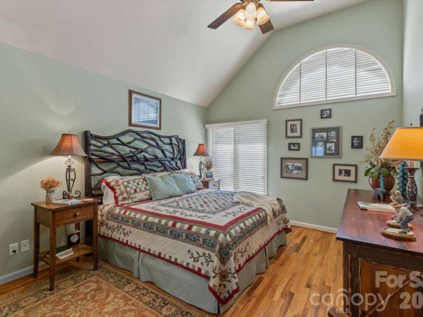 21 Crescent Trail, Highlands, NC 28741.  MLS# CAR4428345, YatesRealty ID 53202. 