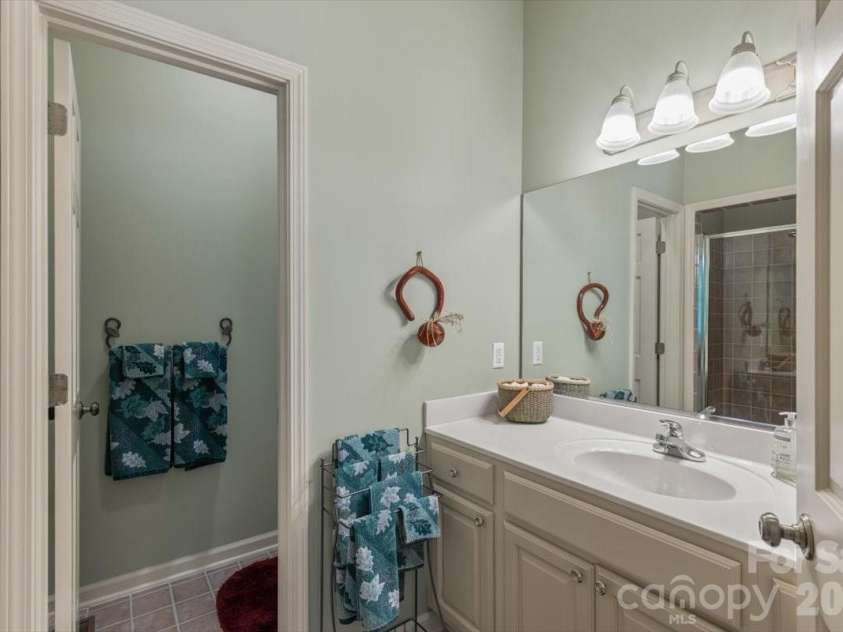 21 Crescent Trail, Highlands, NC 28741.  MLS# CAR4428345, YatesRealty ID 53202. 