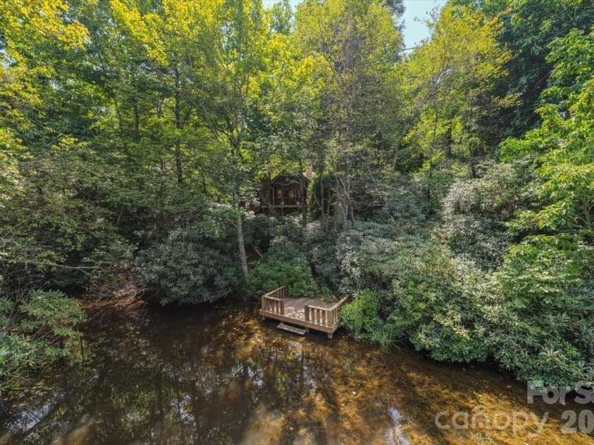 21 Crescent Trail, Highlands, NC 28741.  MLS# CAR4428345, YatesRealty ID 53202. 