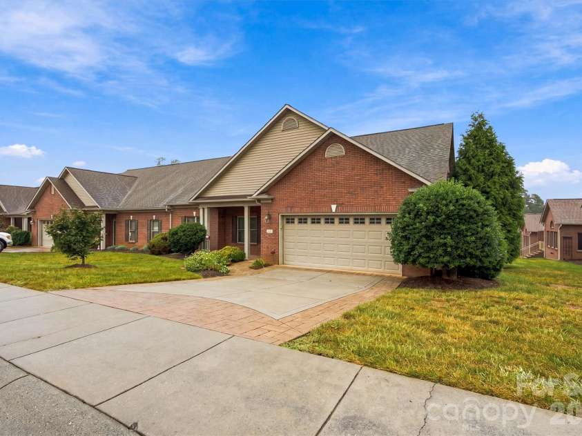 808 3rd Street, Conover, NC 28613.  MLS# CAR4428328, YatesRealty ID 53206. 