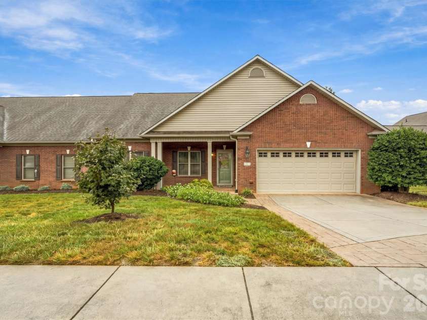 808 3rd Street, Conover, NC 28613.  MLS# CAR4428328, YatesRealty ID 53206. 