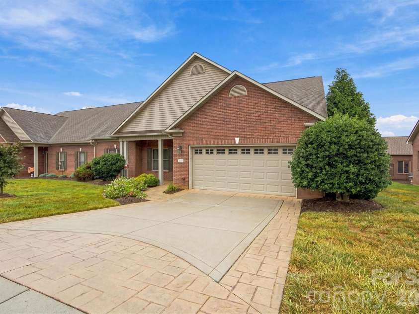 808 3rd Street, Conover, NC 28613.  MLS# CAR4428328, YatesRealty ID 53206. 