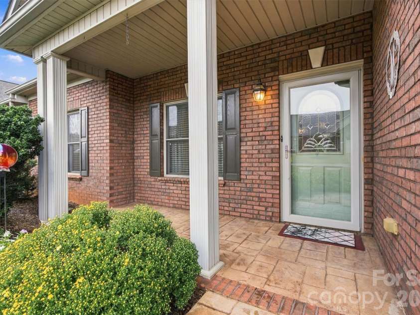 808 3rd Street, Conover, NC 28613.  MLS# CAR4428328, YatesRealty ID 53206. 
