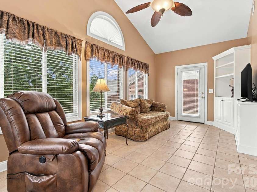 808 3rd Street, Conover, NC 28613.  MLS# CAR4428328, YatesRealty ID 53206. 