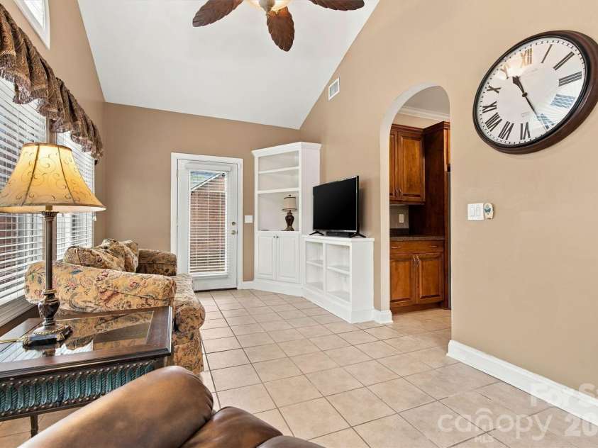 808 3rd Street, Conover, NC 28613.  MLS# CAR4428328, YatesRealty ID 53206. 