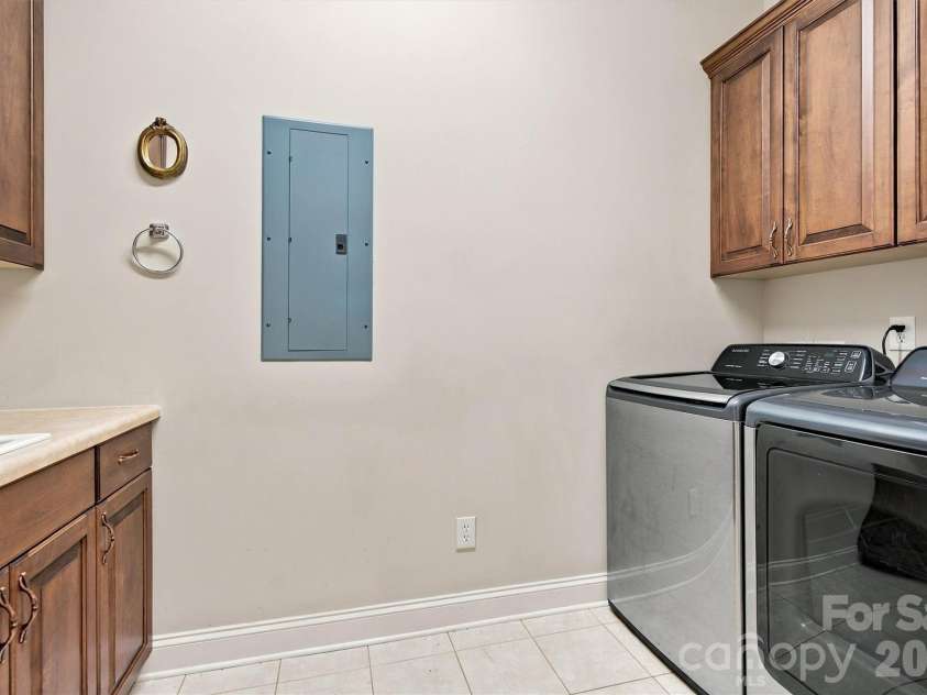 808 3rd Street, Conover, NC 28613.  MLS# CAR4428328, YatesRealty ID 53206. 