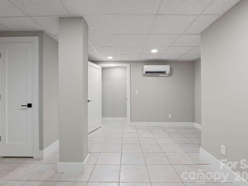 65 Dogwood Grove, Asheville, NC 28805.  MLS# CAR4428757, YatesRealty ID 53211. 