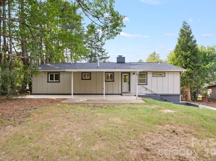 65 Dogwood Grove, Asheville, NC 28805.  MLS# CAR4428757, YatesRealty ID 53211. 