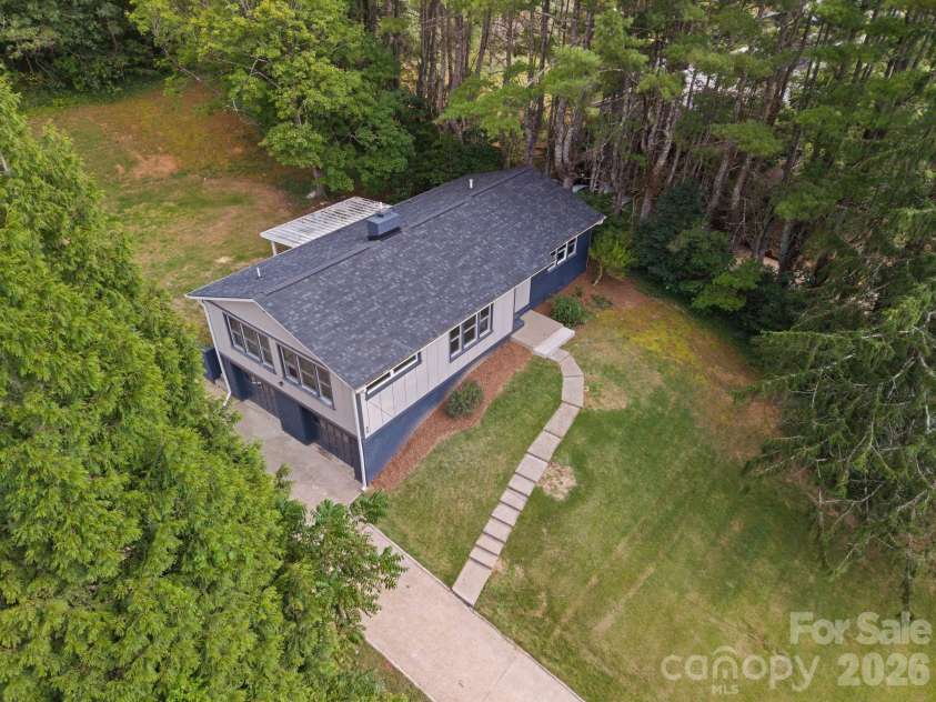 65 Dogwood Grove, Asheville, NC 28805.  MLS# CAR4428757, YatesRealty ID 53211. 