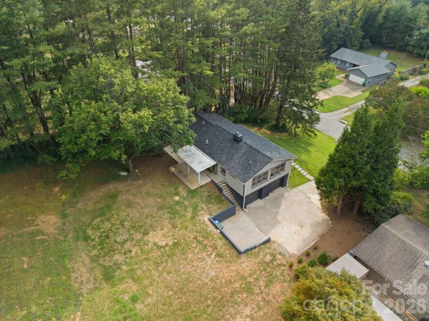 65 Dogwood Grove, Asheville, NC 28805.  MLS# CAR4428757, YatesRealty ID 53211. 