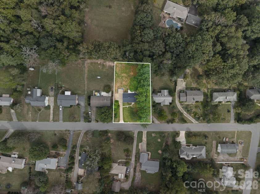 65 Dogwood Grove, Asheville, NC 28805.  MLS# CAR4428757, YatesRealty ID 53211. 