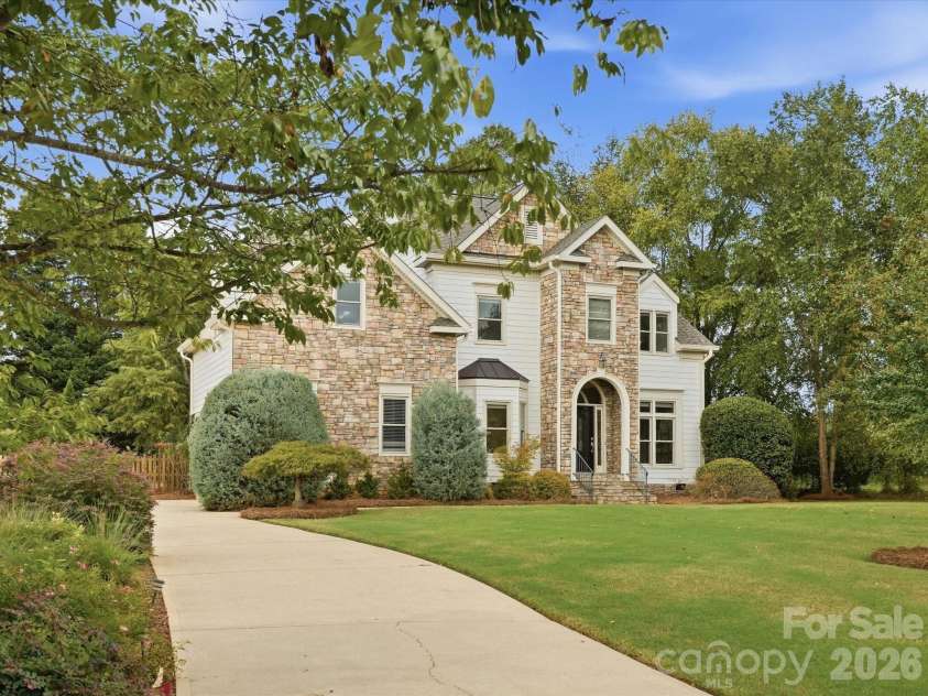 123 Topsail Place, Mooresville, NC 28117.  MLS# CAR4406853, YatesRealty ID 53212. 