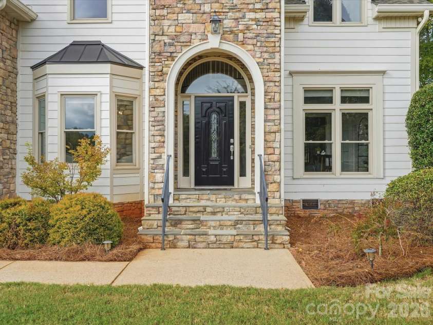123 Topsail Place, Mooresville, NC 28117.  MLS# CAR4406853, YatesRealty ID 53212. 