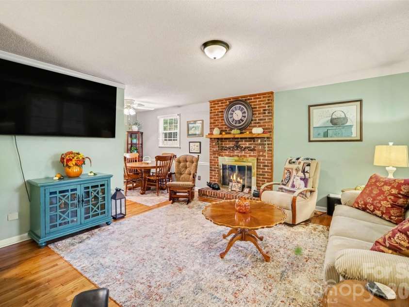 205 Wrentree Lane, Gastonia, NC 28056.  MLS# CAR4428687, YatesRealty ID 53213. 