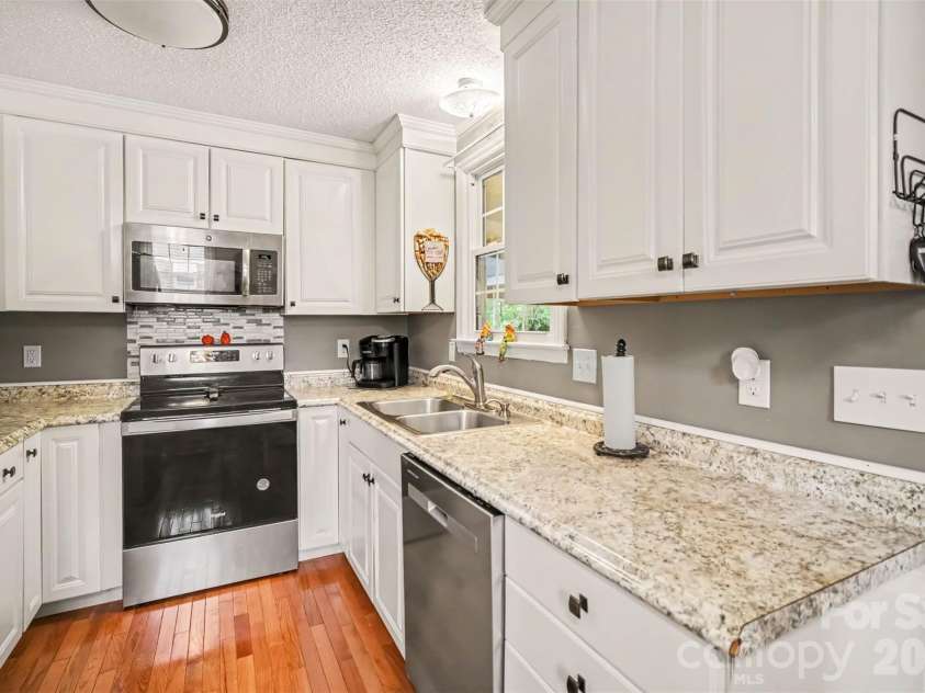 205 Wrentree Lane, Gastonia, NC 28056.  MLS# CAR4428687, YatesRealty ID 53213. 