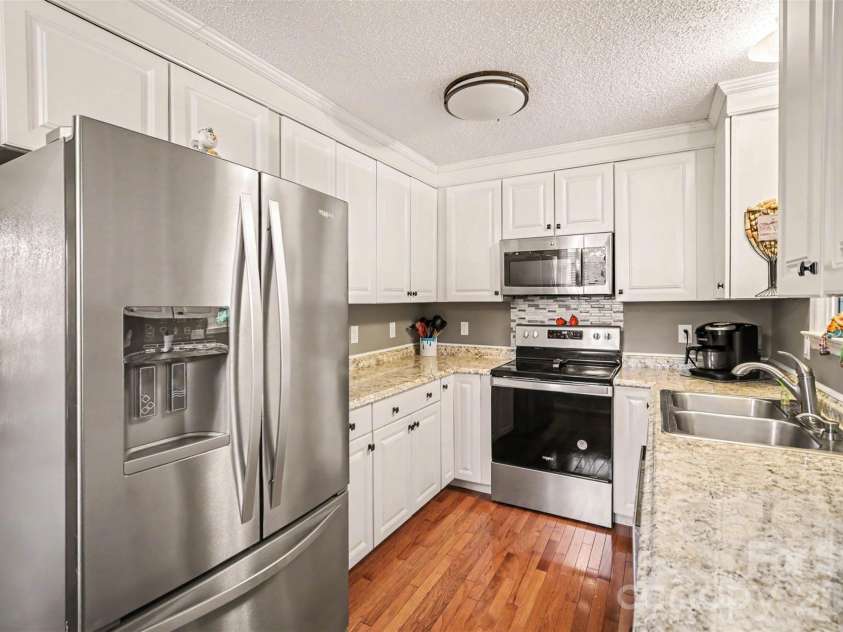 205 Wrentree Lane, Gastonia, NC 28056.  MLS# CAR4428687, YatesRealty ID 53213. 