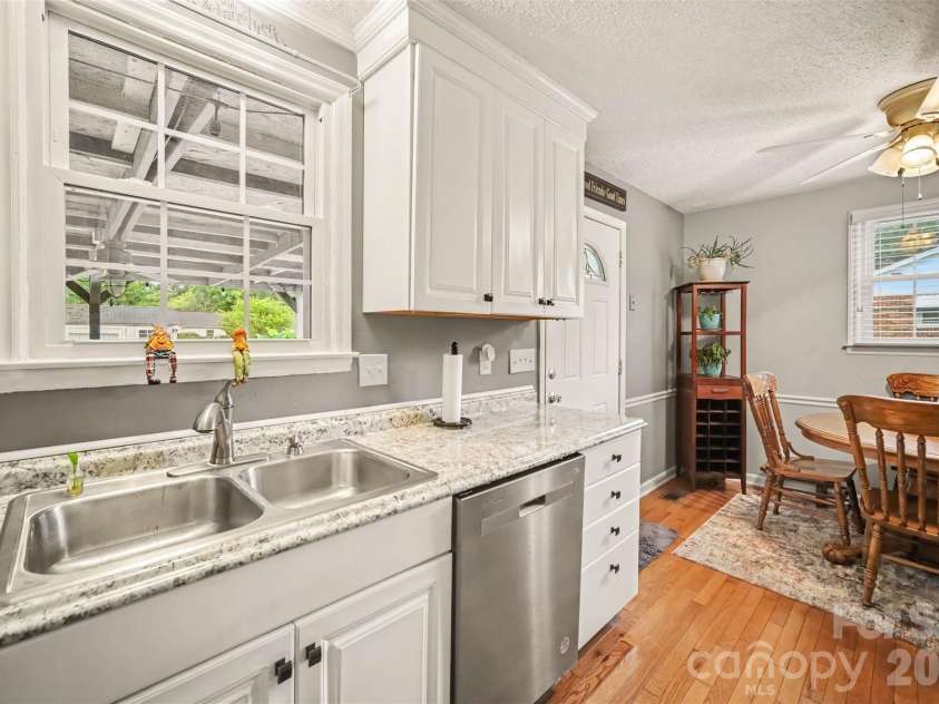 205 Wrentree Lane, Gastonia, NC 28056.  MLS# CAR4428687, YatesRealty ID 53213. 