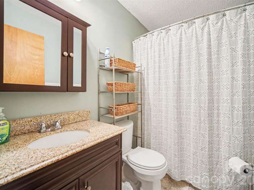 205 Wrentree Lane, Gastonia, NC 28056.  MLS# CAR4428687, YatesRealty ID 53213. 