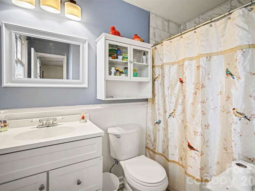 205 Wrentree Lane, Gastonia, NC 28056.  MLS# CAR4428687, YatesRealty ID 53213. 
