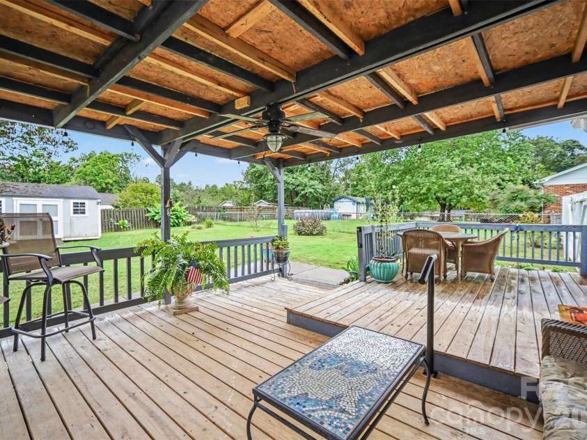 205 Wrentree Lane, Gastonia, NC 28056.  MLS# CAR4428687, YatesRealty ID 53213. 