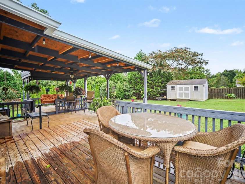 205 Wrentree Lane, Gastonia, NC 28056.  MLS# CAR4428687, YatesRealty ID 53213. 