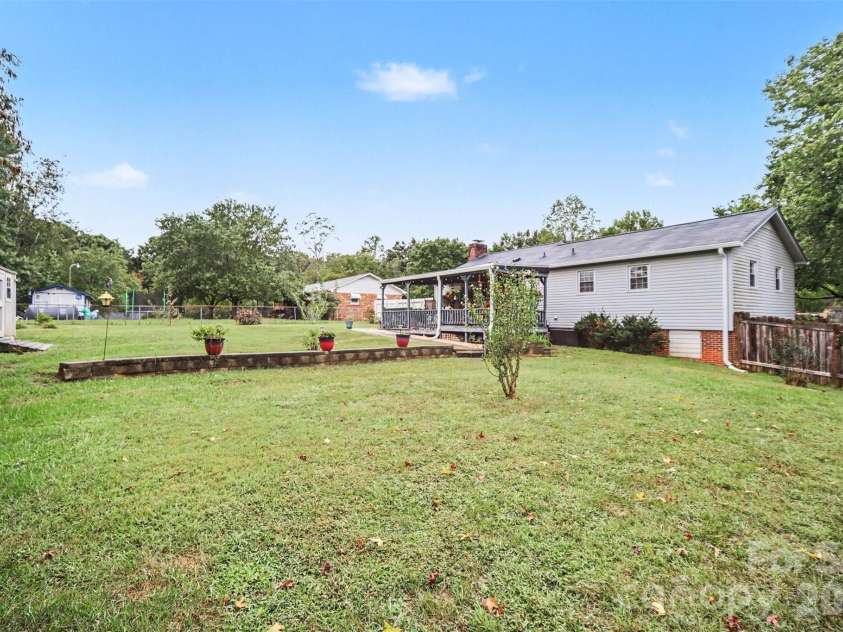 205 Wrentree Lane, Gastonia, NC 28056.  MLS# CAR4428687, YatesRealty ID 53213. 