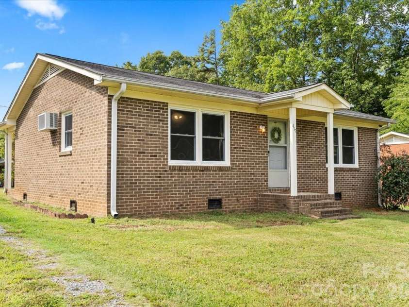 417 Buckoak Street, Stanley, NC 28164.  MLS# CAR4427888, YatesRealty ID 53215. 