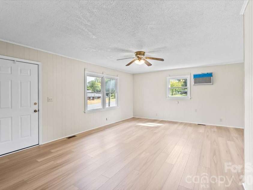 417 Buckoak Street, Stanley, NC 28164.  MLS# CAR4427888, YatesRealty ID 53215. 