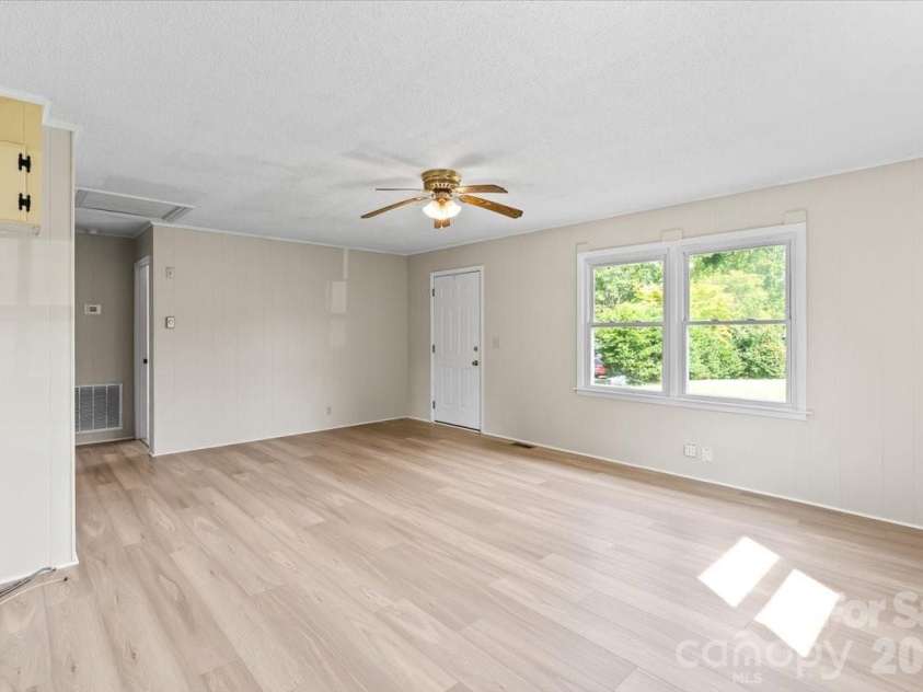 417 Buckoak Street, Stanley, NC 28164.  MLS# CAR4427888, YatesRealty ID 53215. 