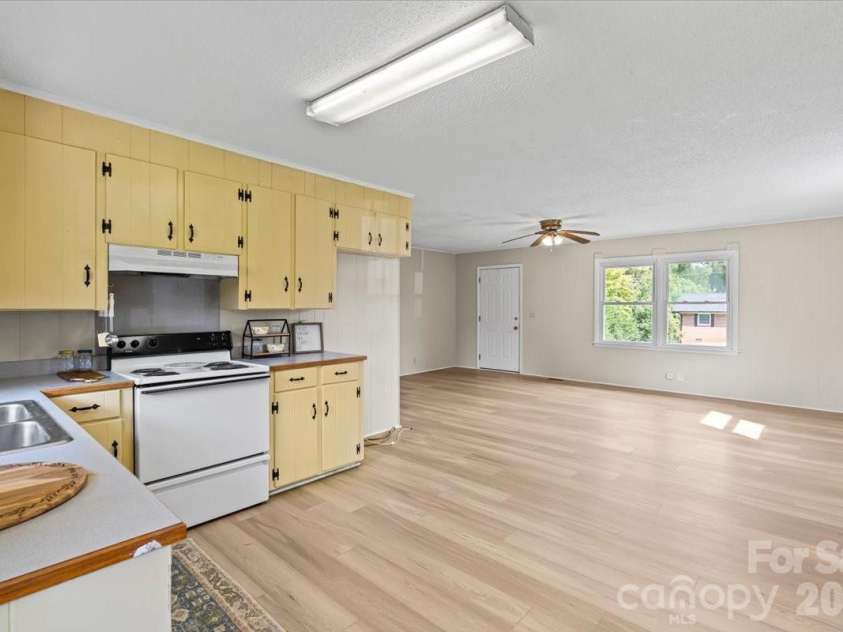 417 Buckoak Street, Stanley, NC 28164.  MLS# CAR4427888, YatesRealty ID 53215. 