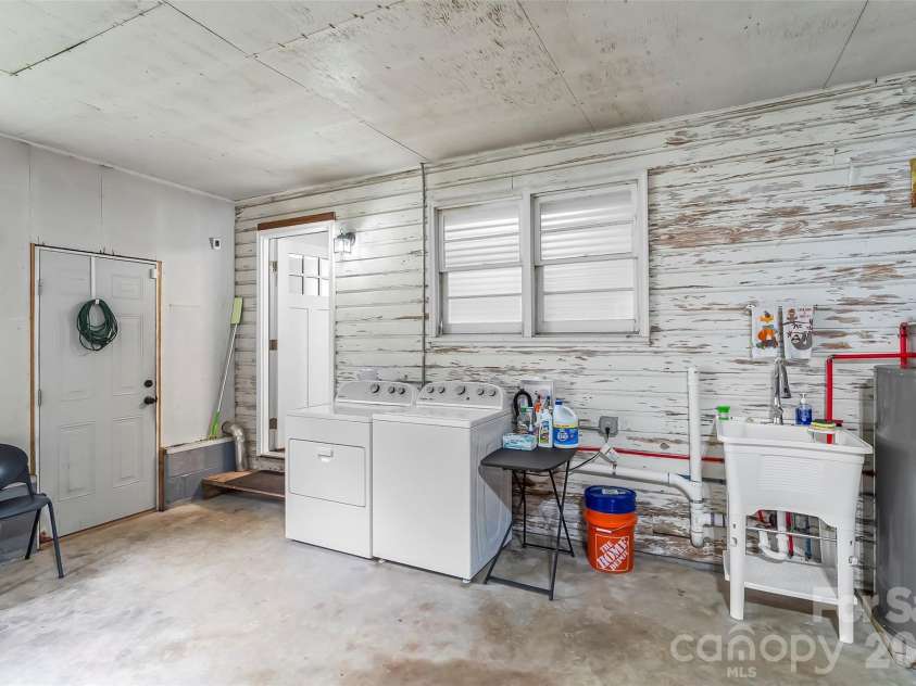 45 Henry Street, Waynesville, NC 28786.  MLS# CAR4425856, YatesRealty ID 53216. 