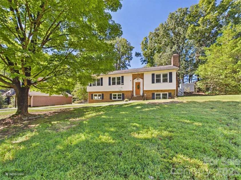 583 Brown Lee Drive, Concord, NC 28025.  MLS# CAR4428796, YatesRealty ID 53218. 
