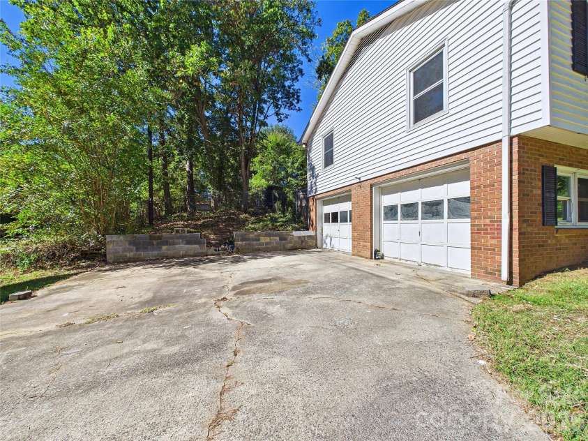 583 Brown Lee Drive, Concord, NC 28025.  MLS# CAR4428796, YatesRealty ID 53218. 