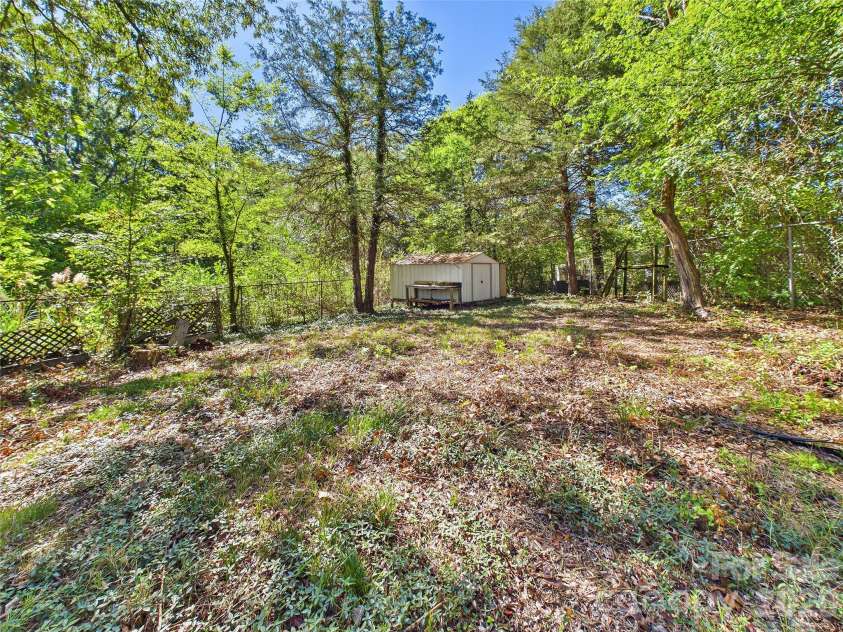 583 Brown Lee Drive, Concord, NC 28025.  MLS# CAR4428796, YatesRealty ID 53218. 