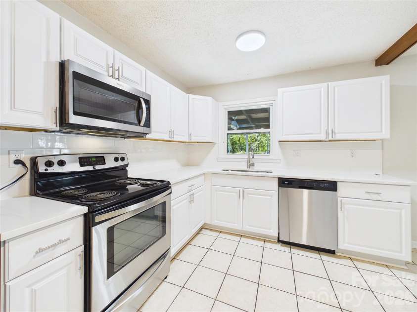 583 Brown Lee Drive, Concord, NC 28025.  MLS# CAR4428796, YatesRealty ID 53218. 