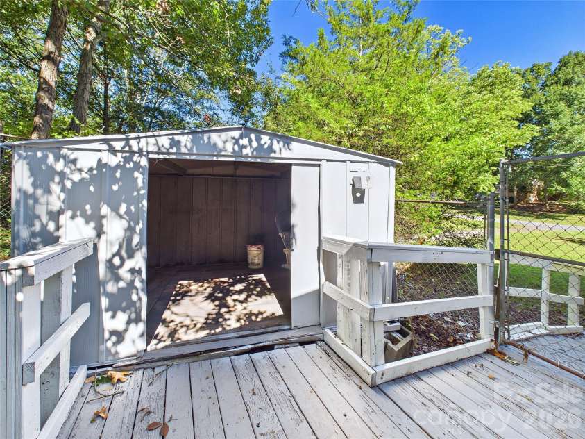 583 Brown Lee Drive, Concord, NC 28025.  MLS# CAR4428796, YatesRealty ID 53218. 