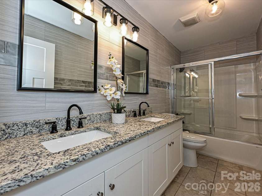 9565 Man O War Road, Indian Land, SC 29707.  MLS# CAR4428560, YatesRealty ID 53219. Hall Bathroom