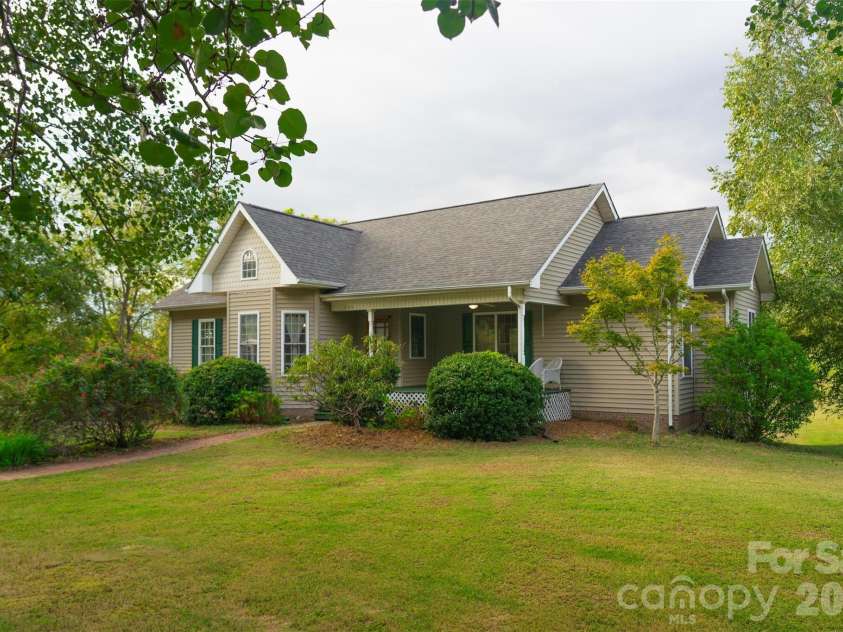 155 4th Avenue, Catawba, NC 28609.  MLS# CAR4427826, YatesRealty ID 53221. 