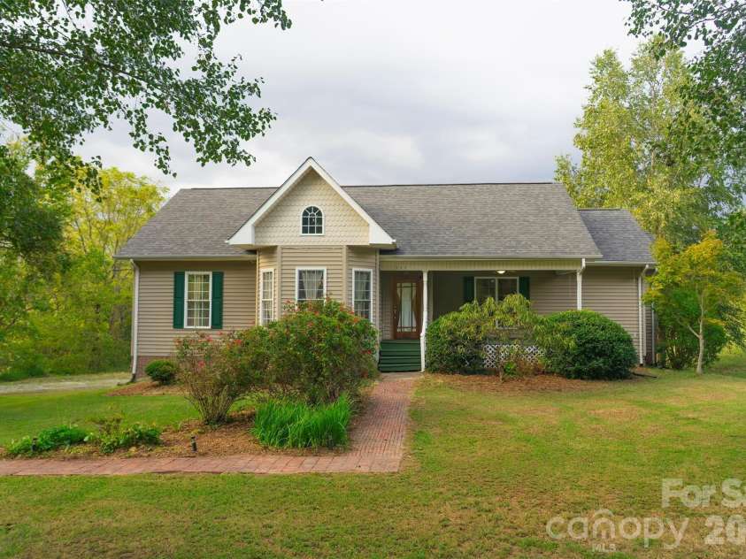155 4th Avenue, Catawba, NC 28609.  MLS# CAR4427826, YatesRealty ID 53221. 